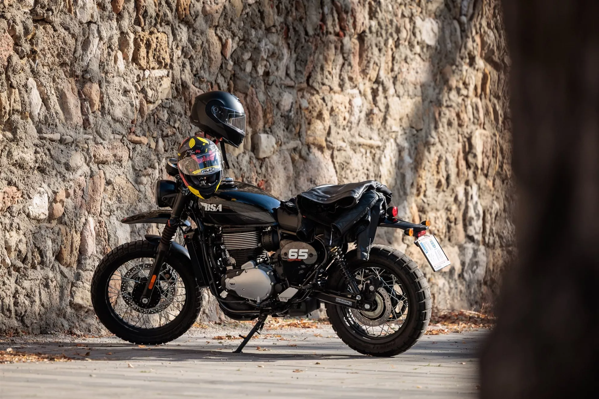 Se garer en ville sans DEEMEED Security Helmet Bag