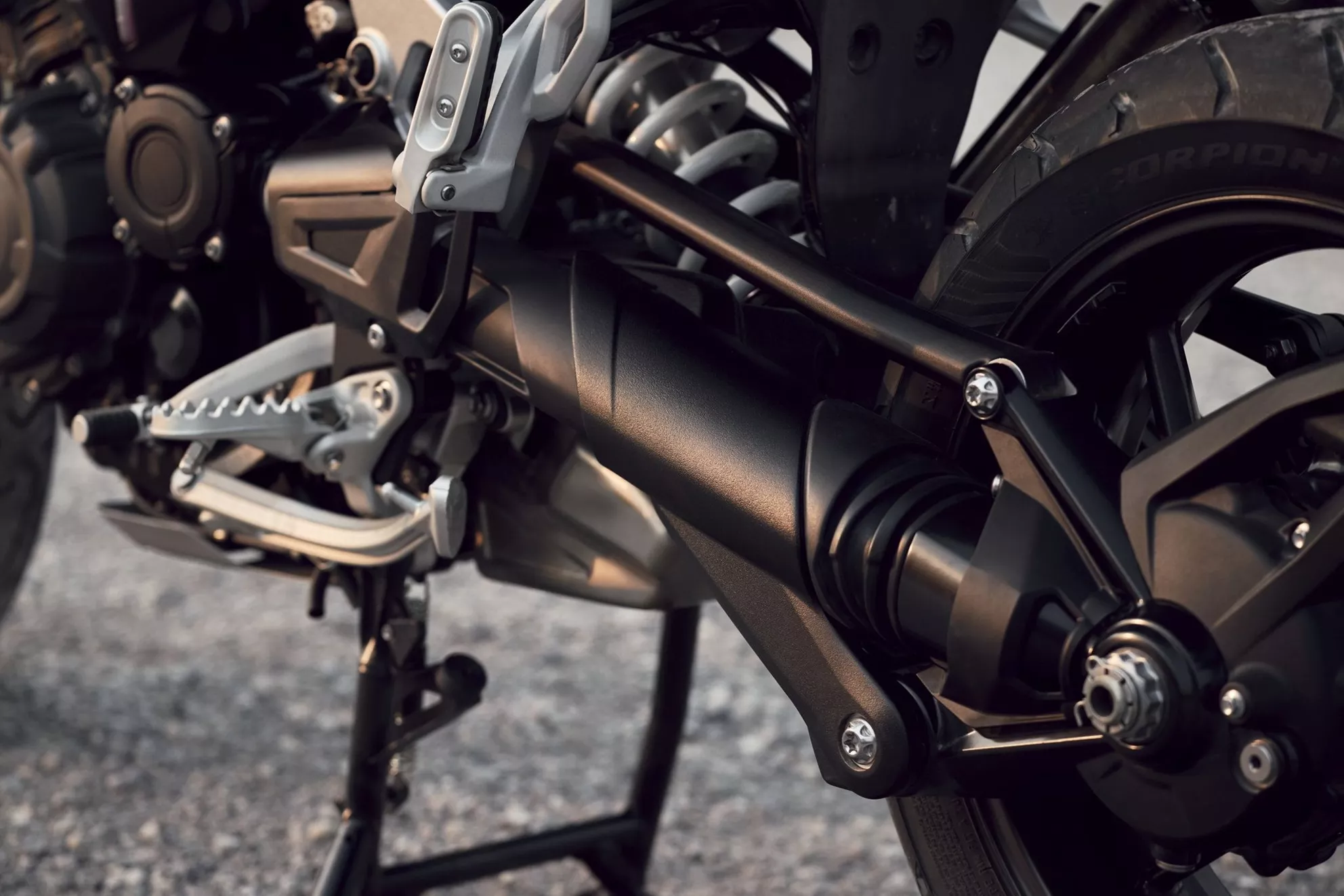 Triumph Tiger 1200 GT Pro 2027 – silnik i napęd wałem kardana
