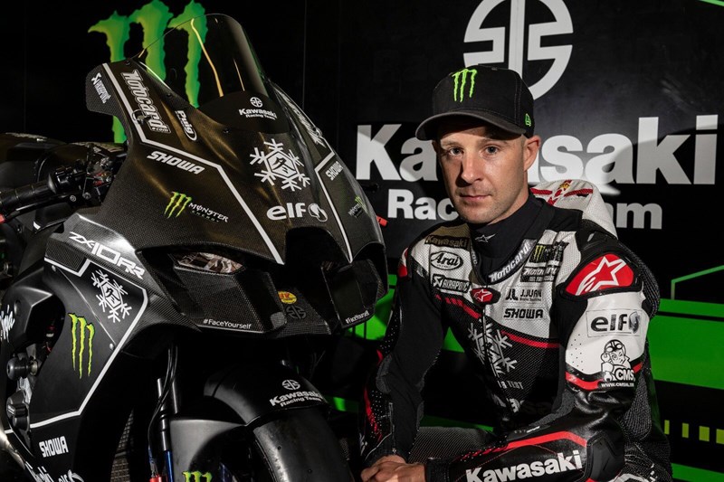 Jonathan Rea und die neue Kawasaki ZX-10RR Jonathan Rea und die neue Kawasaki ZX-10RR