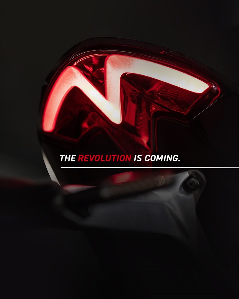 Heckansicht Triumph Speed Triple 1200 RS 2021