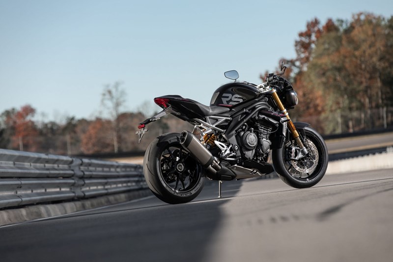 Triumph Speed Triple 1200 RS - zu farblos? Triumph Speed Triple 1200 RS - zu farblos?