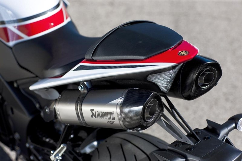 Yamaha R1 Akrapovic