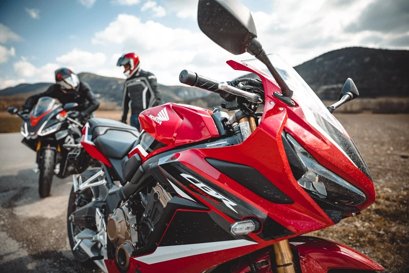 CBR650R und RS660 Motorenvergleich CBR650R und RS660 Motorenvergleich