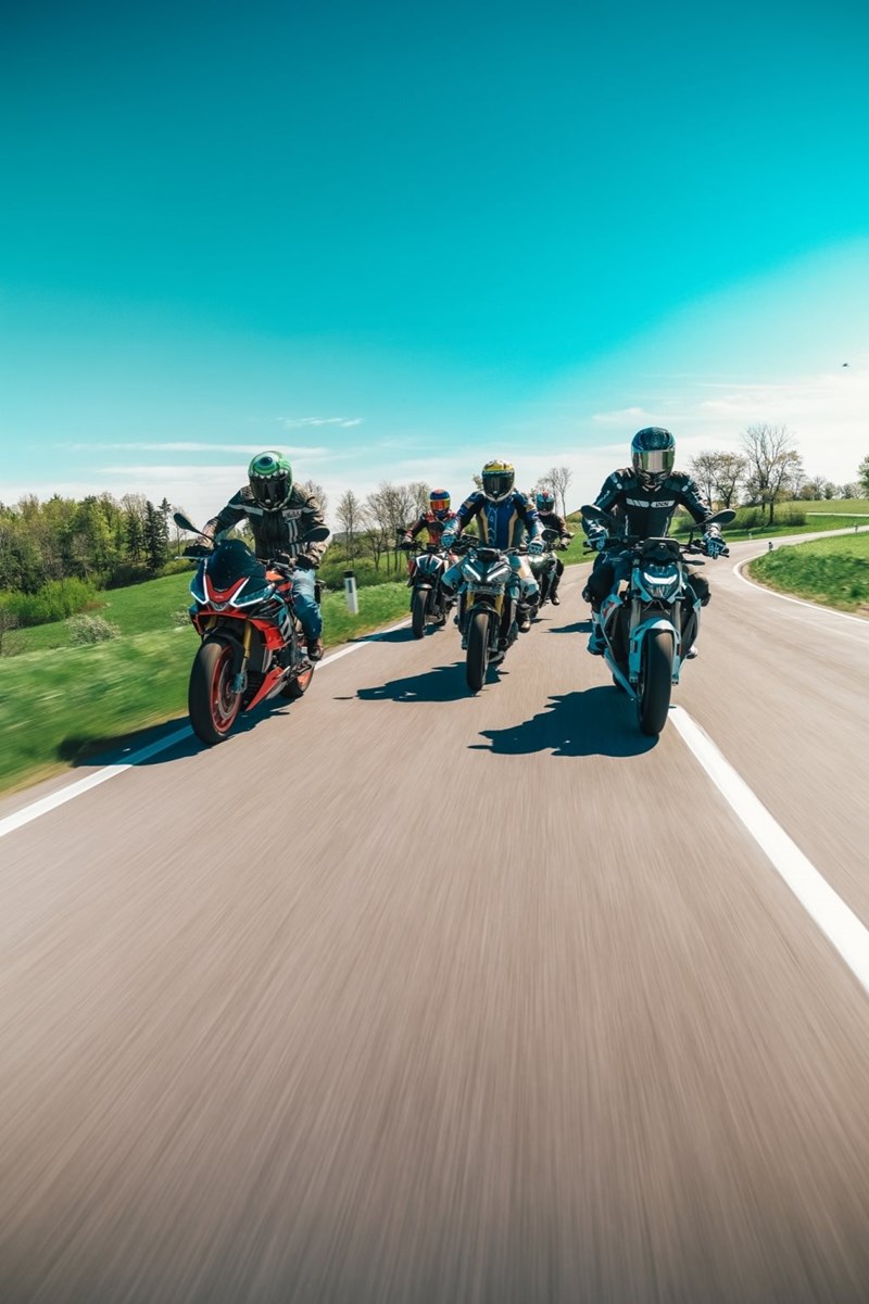 Powernakedbike - Der große Test auf 1000PS