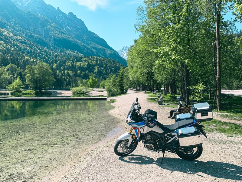 Triglav mit See - Africa Twin mit Hepco & Becker Triglav mit See - Africa Twin mit Hepco & Becker