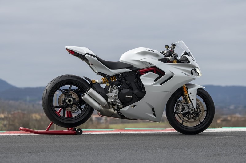 Ducati 950 Supersport Side