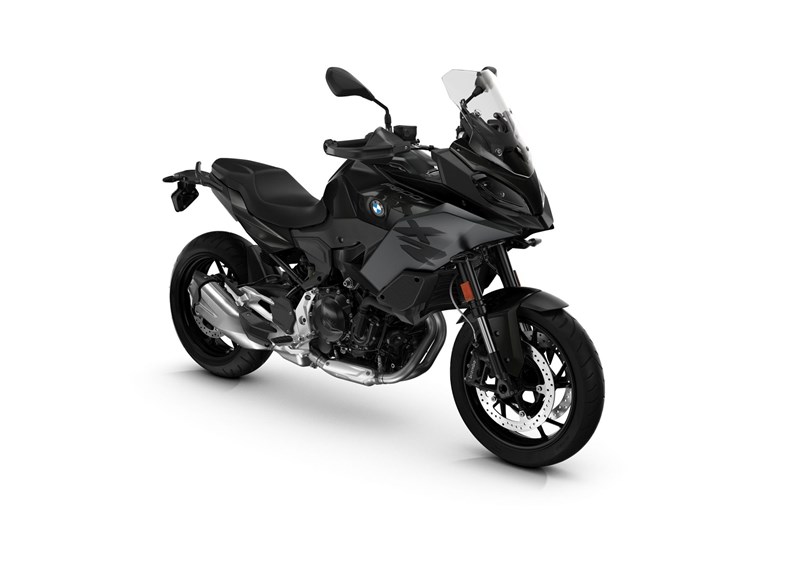 BMW F 900 XR in Triple Black
