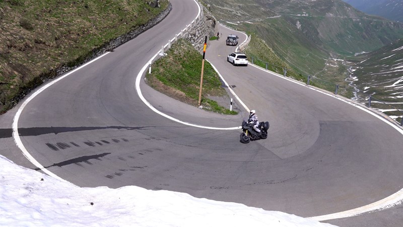 Kehren fahren mit der Yamaha Tracer 9 GT Kehren fahren mit der Yamaha Tracer 9 GT