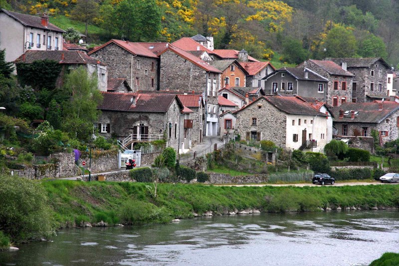 Mit dem Motorrad durch Auvergne