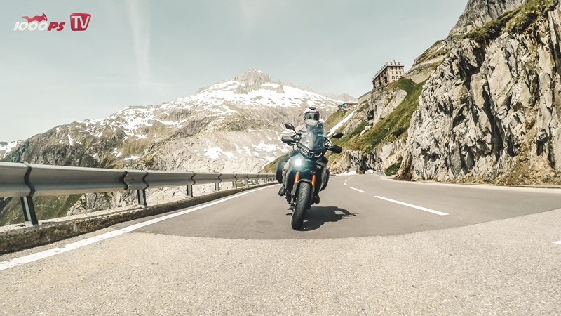 Mit der Yamaha Tracer 9 GT am Furkapass