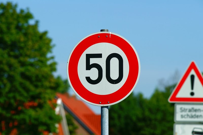Ortsschild 50 km/h Ortsschild 50 km/h