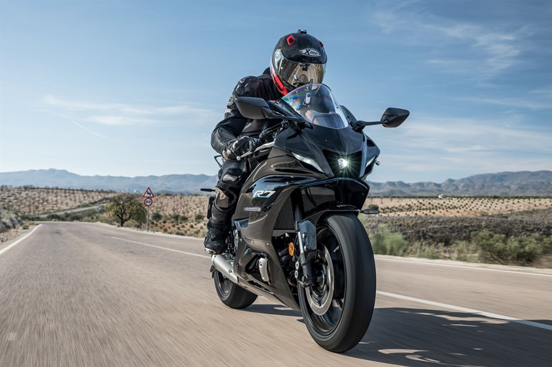 Alltagstauglich trotz sportlicher Optik. Mit der R7 lässt es sich bestimmt touren.