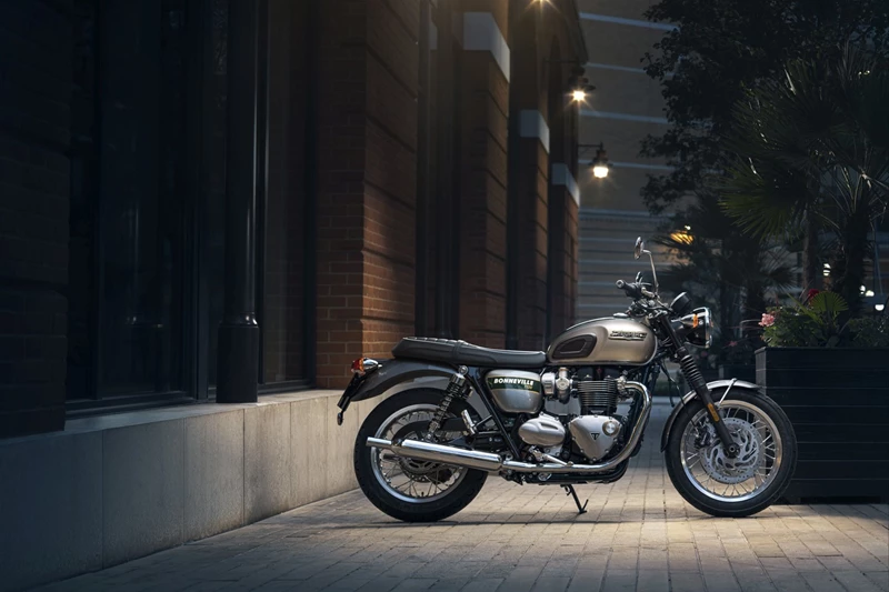 Triumph Bonneville T120 Black Gold Line Edition Triumph Bonneville T120 Black Gold Line Edition