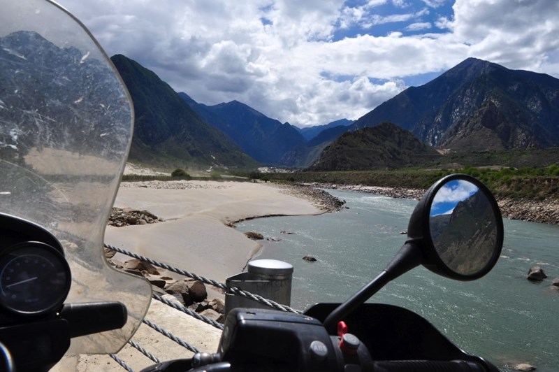 Mit dem Motorrad entlang des Yarlung Tsangpo in Tibet