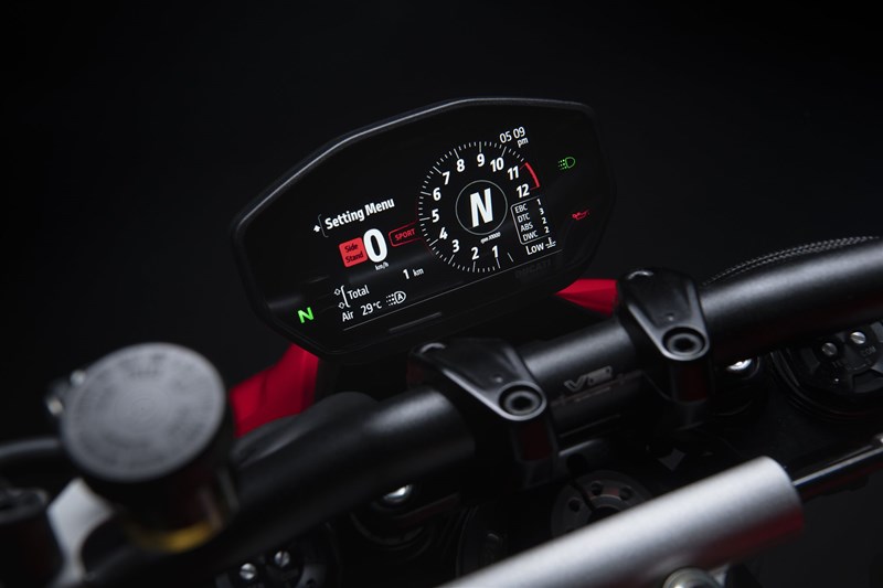 Ducati Streetfighter V2 Display. Ducati Streetfighter V2 Display.