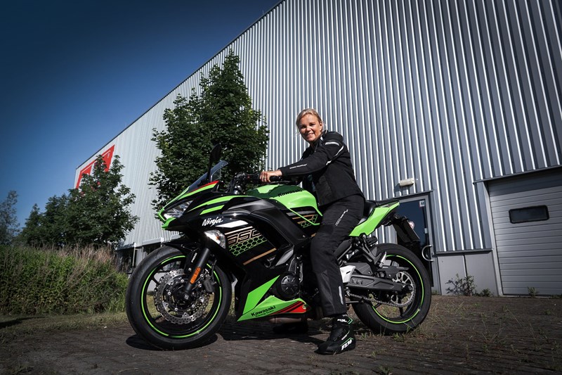 Der direkte Kontakt zwischen Verkäufer*in und Kund*in ist laut Warmbier entscheidend.  Der direkte Kontakt zwischen Verkäufer*in und Kund*in ist laut Warmbier entscheidend.