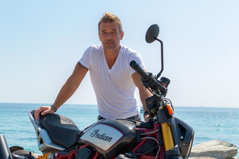 Sebastien Loeb und Indian FTR R Carbon Sebastien Loeb und Indian FTR R Carbon