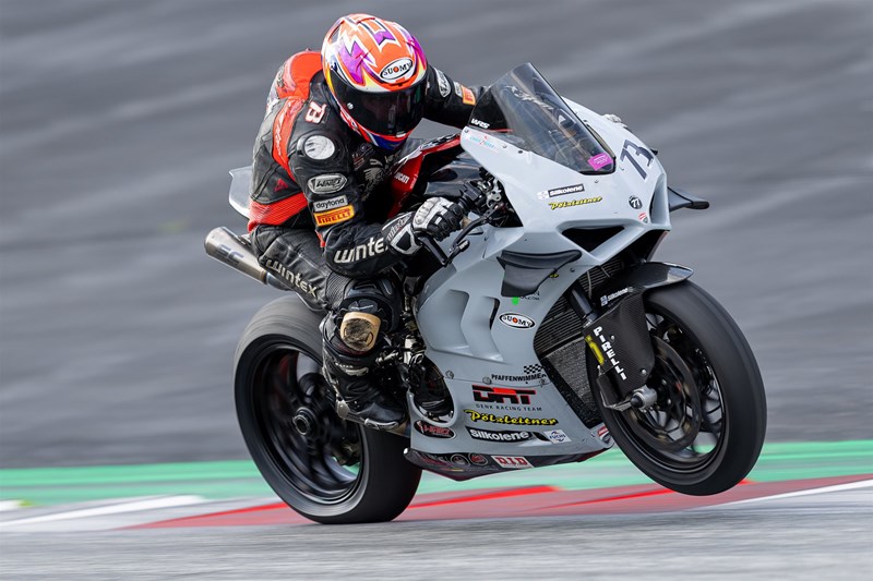 Neben Rupert Hollaus Gedenkrennen-Klassikern treten 2022 auch Rennmotorräder auf dem Red Bull Ring an (im Bild: Chris Zaiser).