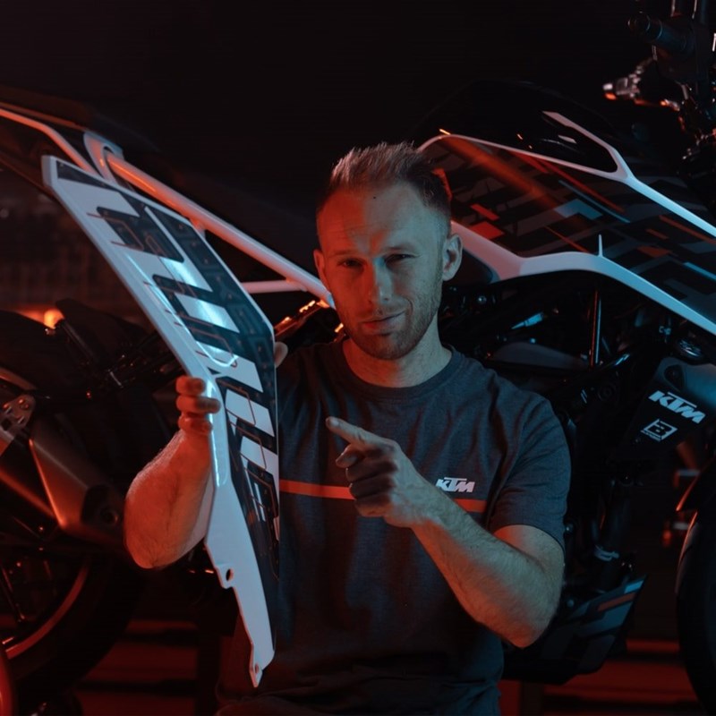 KTM Duke-Botschafter und Stundfahrer Rok Bagoroš KTM Duke-Botschafter und Stundfahrer Rok Bagoroš