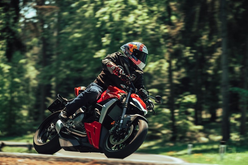 Ducati Streetfighter V2 Ducati Streetfighter V2