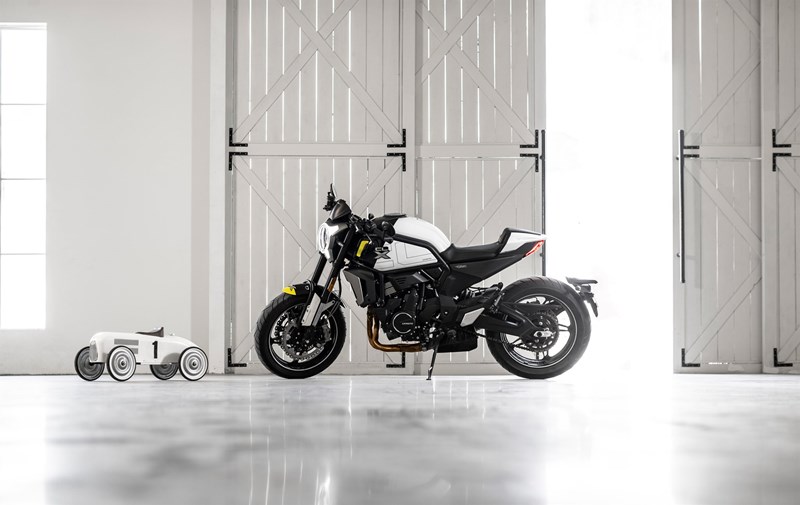 CF Moto 700 CL-X Sport CF Moto 700 CL-X Sport