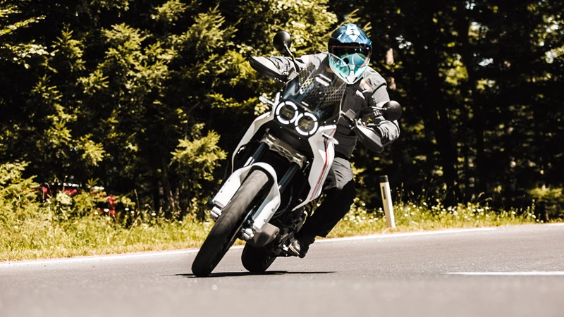 Handling der Ducati DesertX 2022 Handling der Ducati DesertX 2022
