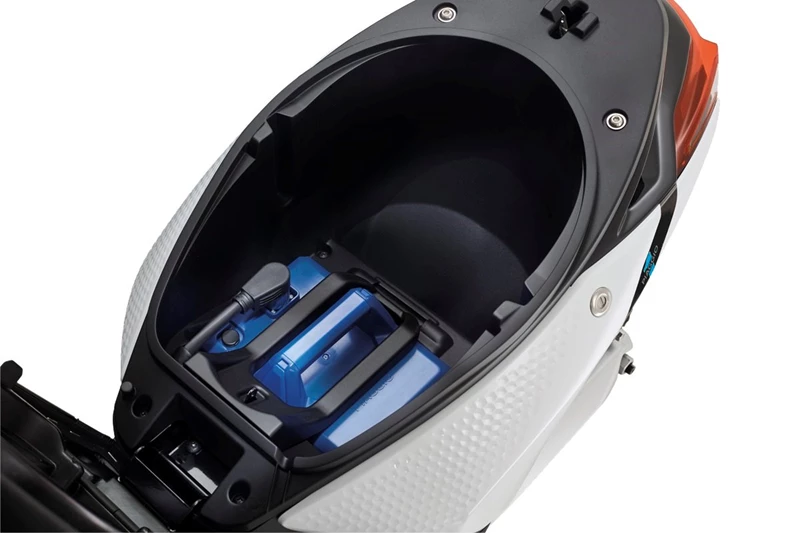 Piaggio 1 Stauraum und Akku Piaggio 1 Stauraum und Akku