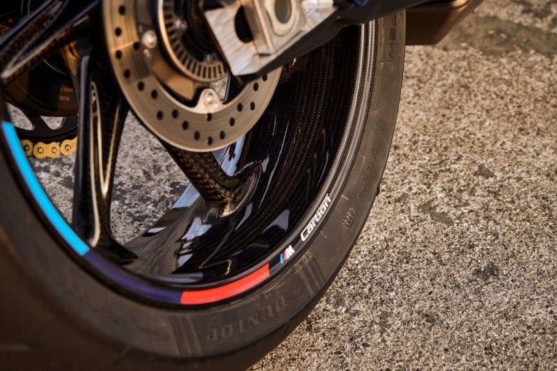 BMW S1000RR Dunlop SportSmart TT BMW S1000RR Dunlop SportSmart TT