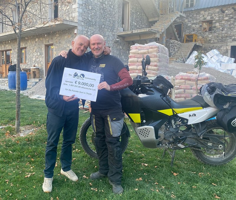 Biker spenden 9000 Euro für Brandopfer in Albanien