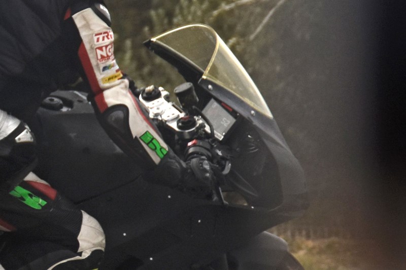 TFT-Display der KTM RC 990.