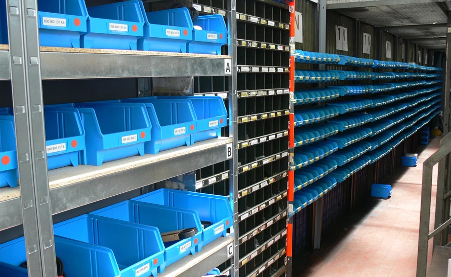 Großes Ersatzeillager Bild 1: Großes Ersatzeillager