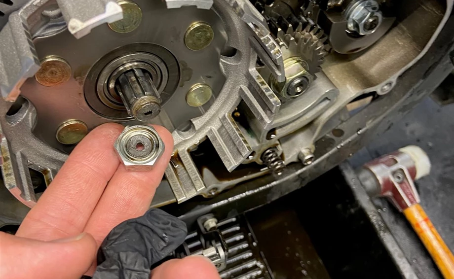 Motor- und Getriebeinstandsetzung Bild 7: Motor- und Getriebeinstandsetzung