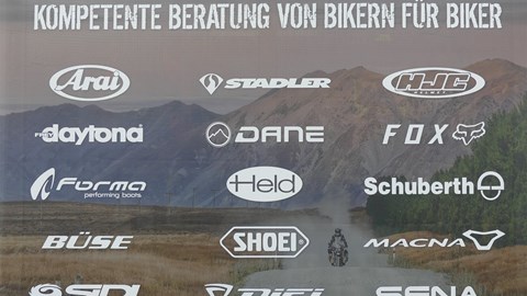 Helme/Bekleidung Helme/Bekleidung