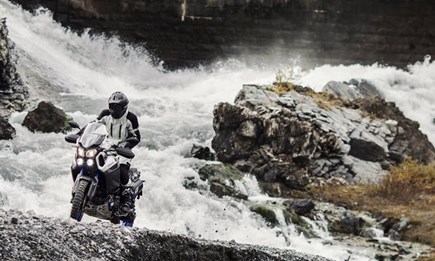 FAHRER- UND PERFEKTIONSTRAININGS