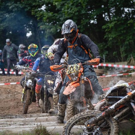 Leon Volland  14 years old Romaniacs in 1 year? KTM 300 EXC TPI 2022   https://www.instagram.com/leon...