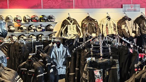 Motorrad- und Rollerbekleidung