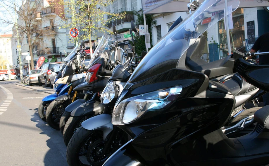 Motorrad Lukas SUZUKI Motorrad Vertragshändler & Service-Werkstatt in Berlin Bild 6: Motorrad Lukas SUZUKI Motorrad Vertragshändler & Service-Werkstatt in Berlin