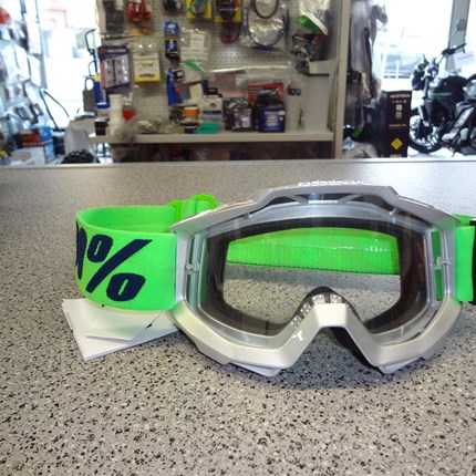 100 % Accuri Brille  NEUTEIL !! 100 % Accuri Brille, Farbe: silber Preis: € 30,00