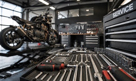 Reparaturen an KFZ und Zweirädern