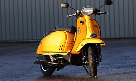 Die Retro Roller von Royal Alloy