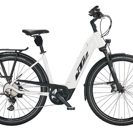 KTM MACINA TOUR CX 610 Farbe: metallic white (black+orange) Rahmenhöhe: US 51 Rahmen: Macina Trekking Onroad Alloy6061; PT625 Wh Bosch Gen./T-0450 Gabel: Suntour NX1 coil Lo 63mm Motor: Bosch Performance Line CX G4 Bremsen: Shimano MT402 hydra ...