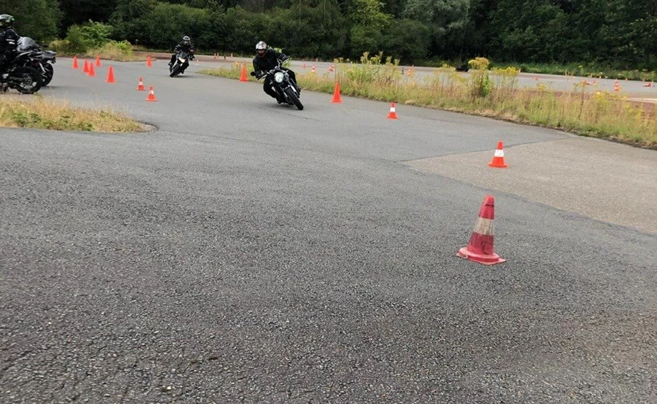 Fahrsicherheitstraining Bild 6: Fahrsicherheitstraining