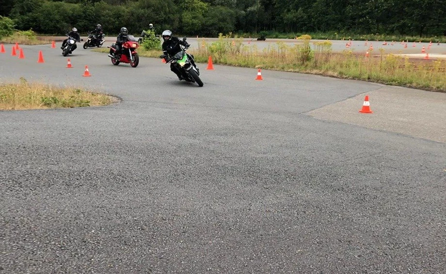 Fahrsicherheitstraining Bild 7: Fahrsicherheitstraining