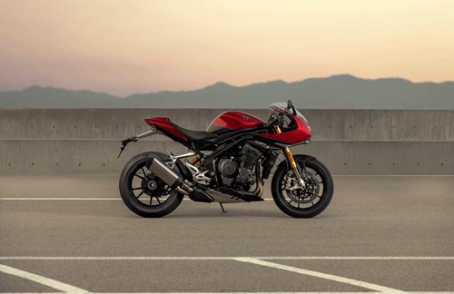 SPEED TRIPLE 1200 RR – KUNDENVORTEIL IN HÖHE VON 1.200€* SICHERN