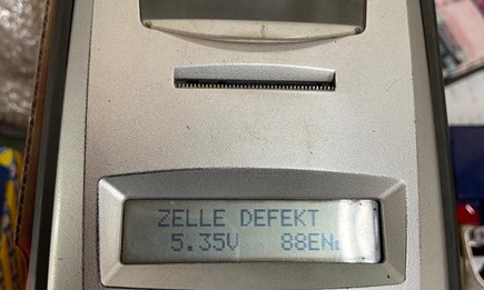 Hitze begünstig Batterie sterben 