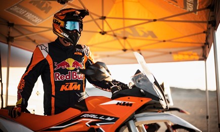 "READY TO RACE"  "READY TO RACE"