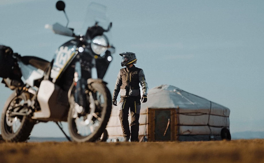 "Explore the world your own way" Bild 2: "Explore the world your own way"