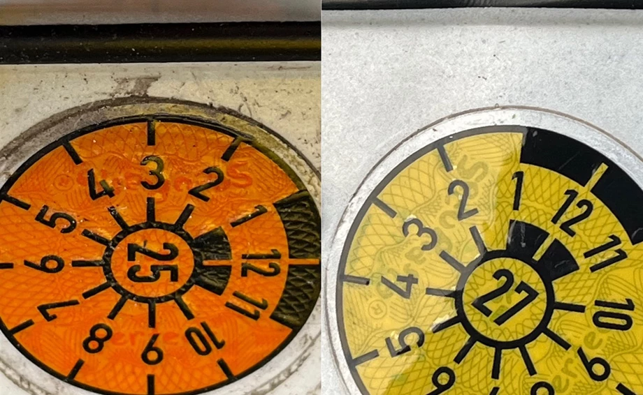 TÜV Plakette 2025 - aus Orange wird Gelb Bild 1: TÜV Plakette 2025 - aus Orange wird Gelb