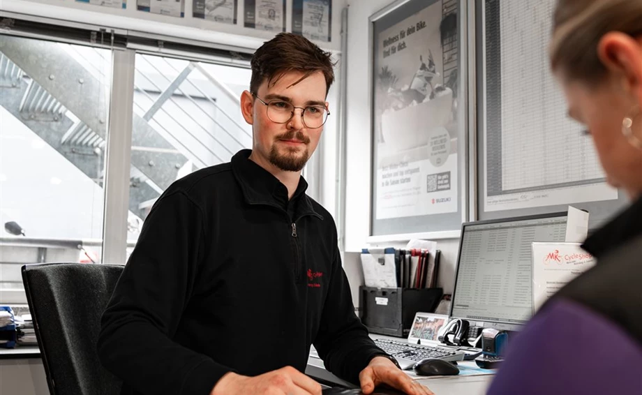 Unfallreparatur inkl. Schadenabwicklung mit Versicherung Bild 2: Unfallreparatur inkl. Schadenabwicklung mit Versicherung