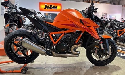 1390 Super Duke R zum Sonderpreis ab 17490€....
